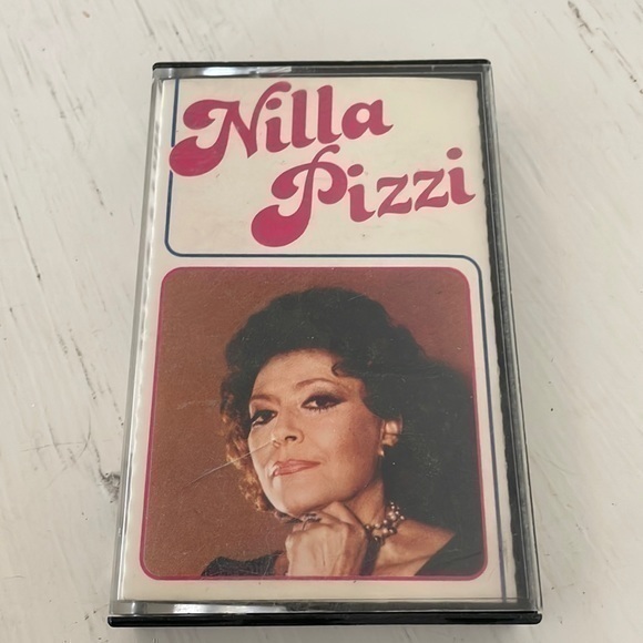 Nilla Pizzi cassette. Used 1980 made in Italy - Picture 1 of 6